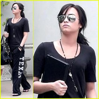 ♥ Demi Lovato ♥ - Poze Demi Lovato