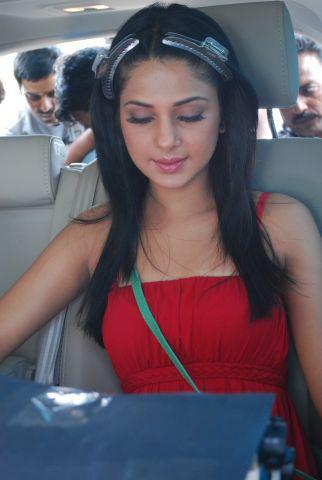75208_306450286105374_263876777029392_685197_403824485_n - jennifer winget 5
