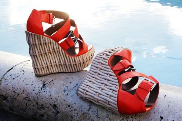 indispensable orange sandals-f67702