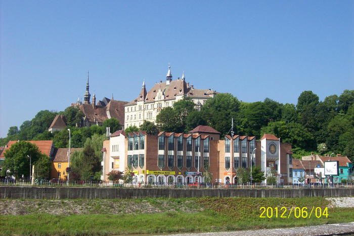 CLADIREA FOSTULUI MAGAZIN UNIVERSAL -SIGMA- CONSTRUIT IN ANII '80...