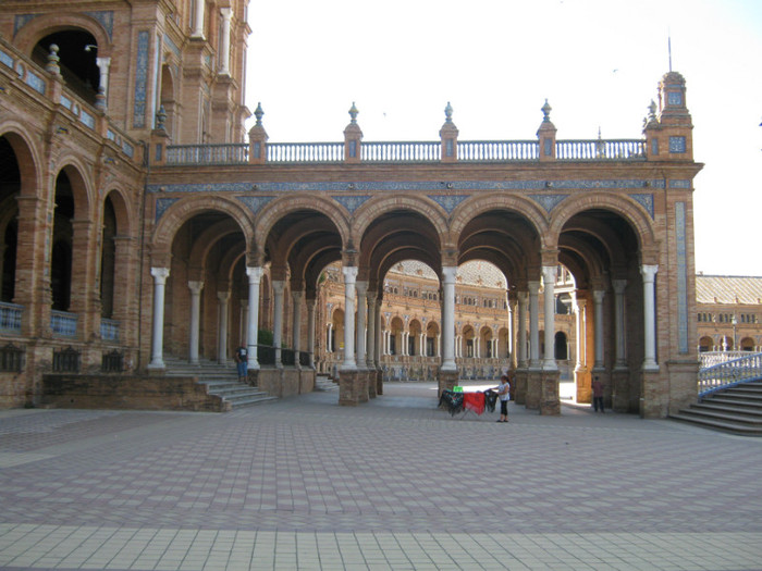 Sevilla - Plaza de Espana; Construita pentru Expozitia Ibero-Americana din 1929
