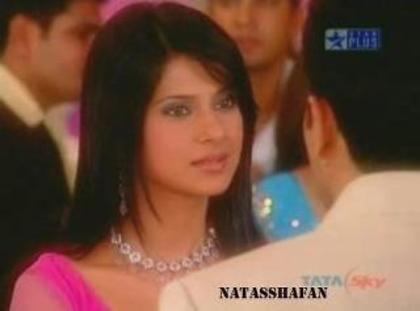 581063_377219118992651_114833878564511_1038225_1361561767_n - jennifer winget 6