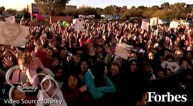 Move Over Miley Cyrus - Here Comes Demi Lovato 4916 Move Over Miley Cyrus - Here Comes Demi Lovato 4916