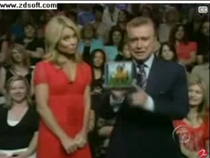 Demi Lovato-This is me(Live) with lyrics 02035 - Demilush - This is me - Live with Regis and Kelly Part oo5