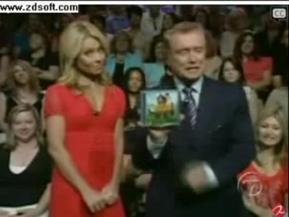 Demi Lovato-This is me(Live) with lyrics 02154 - Demilush - This is me - Live with Regis and Kelly Part oo5