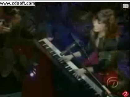 Demi Lovato-This is me(Live) with lyrics 02582