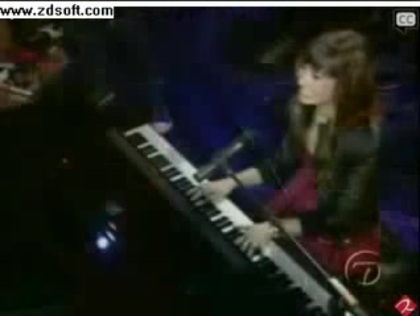 Demi Lovato-This is me(Live) with lyrics 02613