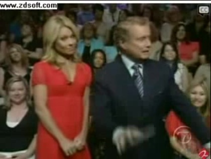 Demi Lovato-This is me(Live) with lyrics 02212 - Demilush - This is me - Live with Regis and Kelly Part oo5