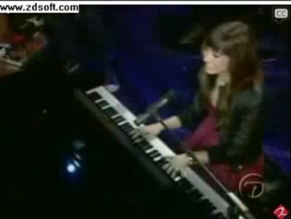 Demi Lovato-This is me(Live) with lyrics 02650