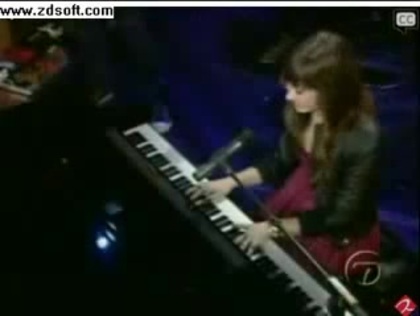 Demi Lovato-This is me(Live) with lyrics 02720