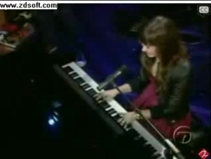 Demi Lovato-This is me(Live) with lyrics 02789