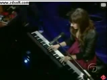 Demi Lovato-This is me(Live) with lyrics 02863