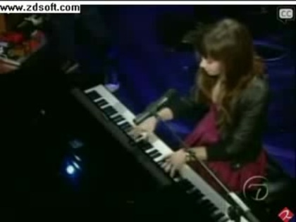 Demi Lovato-This is me(Live) with lyrics 03575 - Demilush - This is me - Live with Regis and Kelly Part oo8