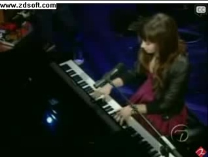 Demi Lovato-This is me(Live) with lyrics 03588 - Demilush - This is me - Live with Regis and Kelly Part oo8