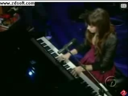Demi Lovato-This is me(Live) with lyrics 03603 - Demilush - This is me - Live with Regis and Kelly Part oo8