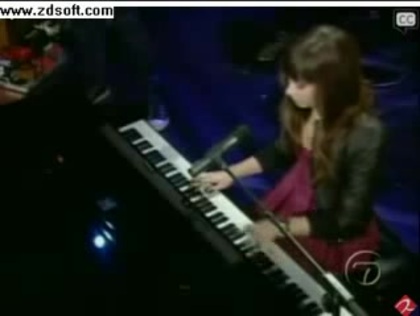 Demi Lovato-This is me(Live) with lyrics 04046