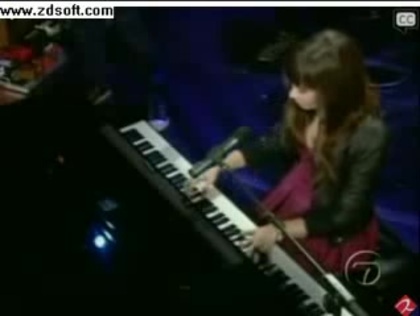 Demi Lovato-This is me(Live) with lyrics 03765