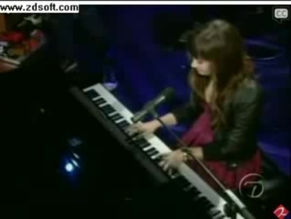 Demi Lovato-This is me(Live) with lyrics 03403