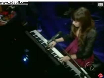 Demi Lovato-This is me(Live) with lyrics 03811