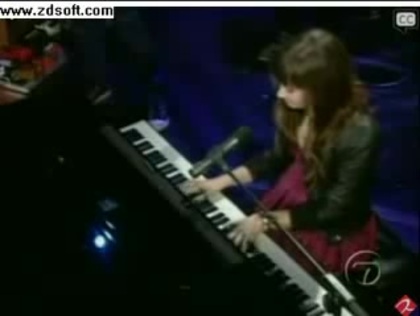 Demi Lovato-This is me(Live) with lyrics 03454 - Demilush - This is me - Live with Regis and Kelly Part oo7