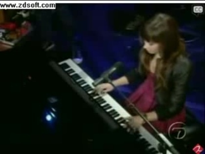 Demi Lovato-This is me(Live) with lyrics 03894