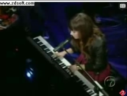 Demi Lovato-This is me(Live) with lyrics 04413 - Demilush - This is me - Live with Regis and Kelly Part oo9