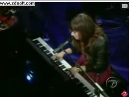 Demi Lovato-This is me(Live) with lyrics 04500 - Demilush - This is me - Live with Regis and Kelly Part oo9