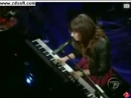 Demi Lovato-This is me(Live) with lyrics 04589