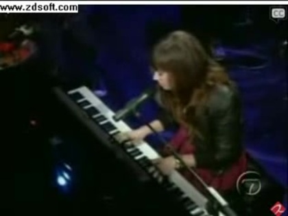 Demi Lovato-This is me(Live) with lyrics 04621