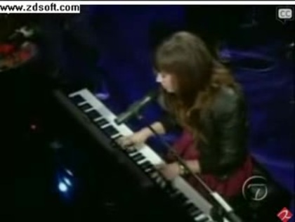 Demi Lovato-This is me(Live) with lyrics 04646