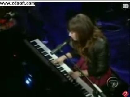 Demi Lovato-This is me(Live) with lyrics 04657