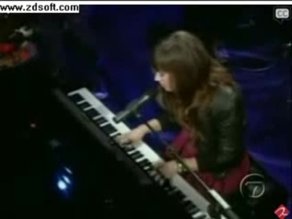 Demi Lovato-This is me(Live) with lyrics 04670