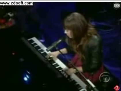 Demi Lovato-This is me(Live) with lyrics 04766