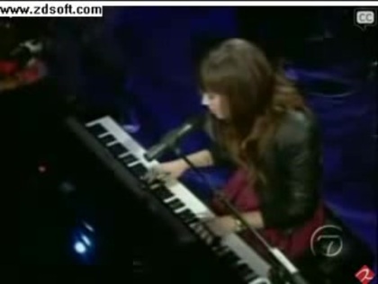 Demi Lovato-This is me(Live) with lyrics 04789