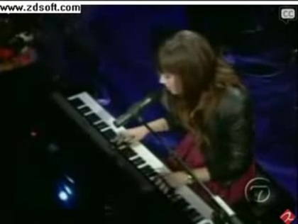Demi Lovato-This is me(Live) with lyrics 04801