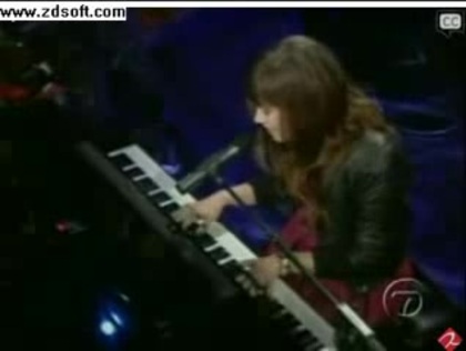 Demi Lovato-This is me(Live) with lyrics 05120 Demi Lovato-This is me(Live) with lyrics 05120