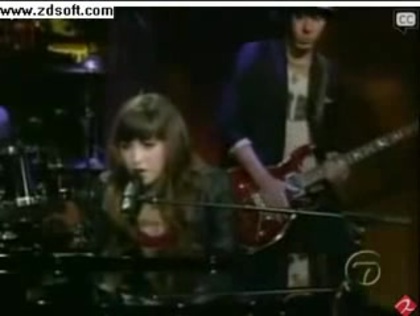 Demi Lovato-This is me(Live) with lyrics 05616