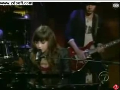 Demi Lovato-This is me(Live) with lyrics 05730 - Demilush - This is me - Live with Regis and Kelly Part o12