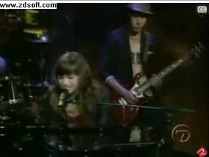 Demi Lovato-This is me(Live) with lyrics 05428 - Demilush - This is me - Live with Regis and Kelly Part o11