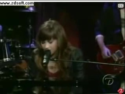 Demi Lovato-This is me(Live) with lyrics 06202 - Demilush - This is me - Live with Regis and Kelly Part o13