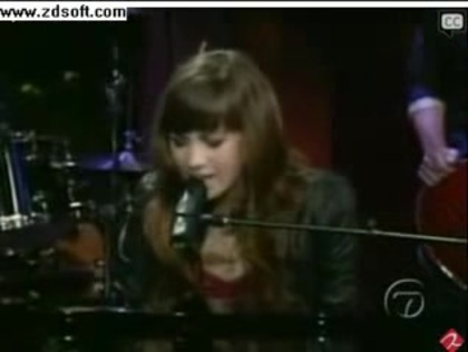 Demi Lovato-This is me(Live) with lyrics 06614 - Demilush - This is me - Live with Regis and Kelly Part o14