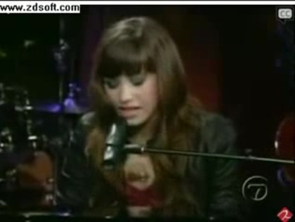 Demi Lovato-This is me(Live) with lyrics 07014 - Demilush - This is me - Live with Regis and Kelly Part o15