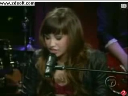 Demi Lovato-This is me(Live) with lyrics 08001 - Demilush - This is me - Live with Regis and Kelly Part o17
