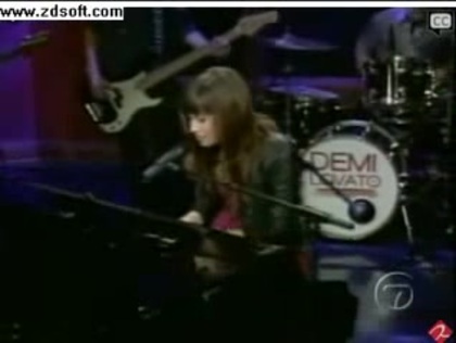 Demi Lovato-This is me(Live) with lyrics 08598