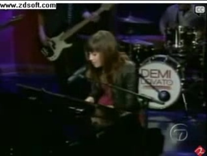 Demi Lovato-This is me(Live) with lyrics 08646