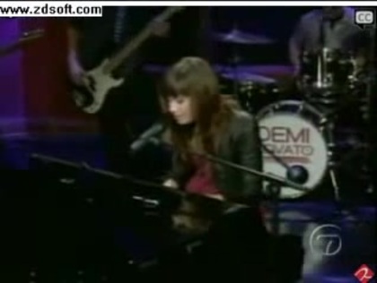 Demi Lovato-This is me(Live) with lyrics 08724