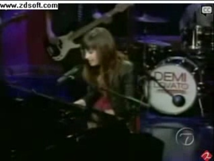 Demi Lovato-This is me(Live) with lyrics 08321