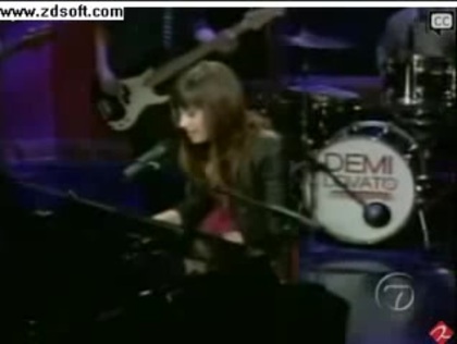 Demi Lovato-This is me(Live) with lyrics 08358