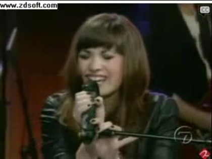 Demi Lovato-This is me(Live) with lyrics 13028
