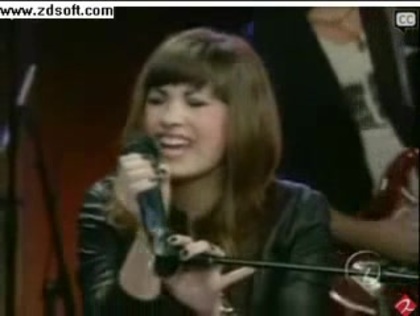 Demi Lovato-This is me(Live) with lyrics 13089 - Demilush - This is me - Live with Regis and Kelly Part o27